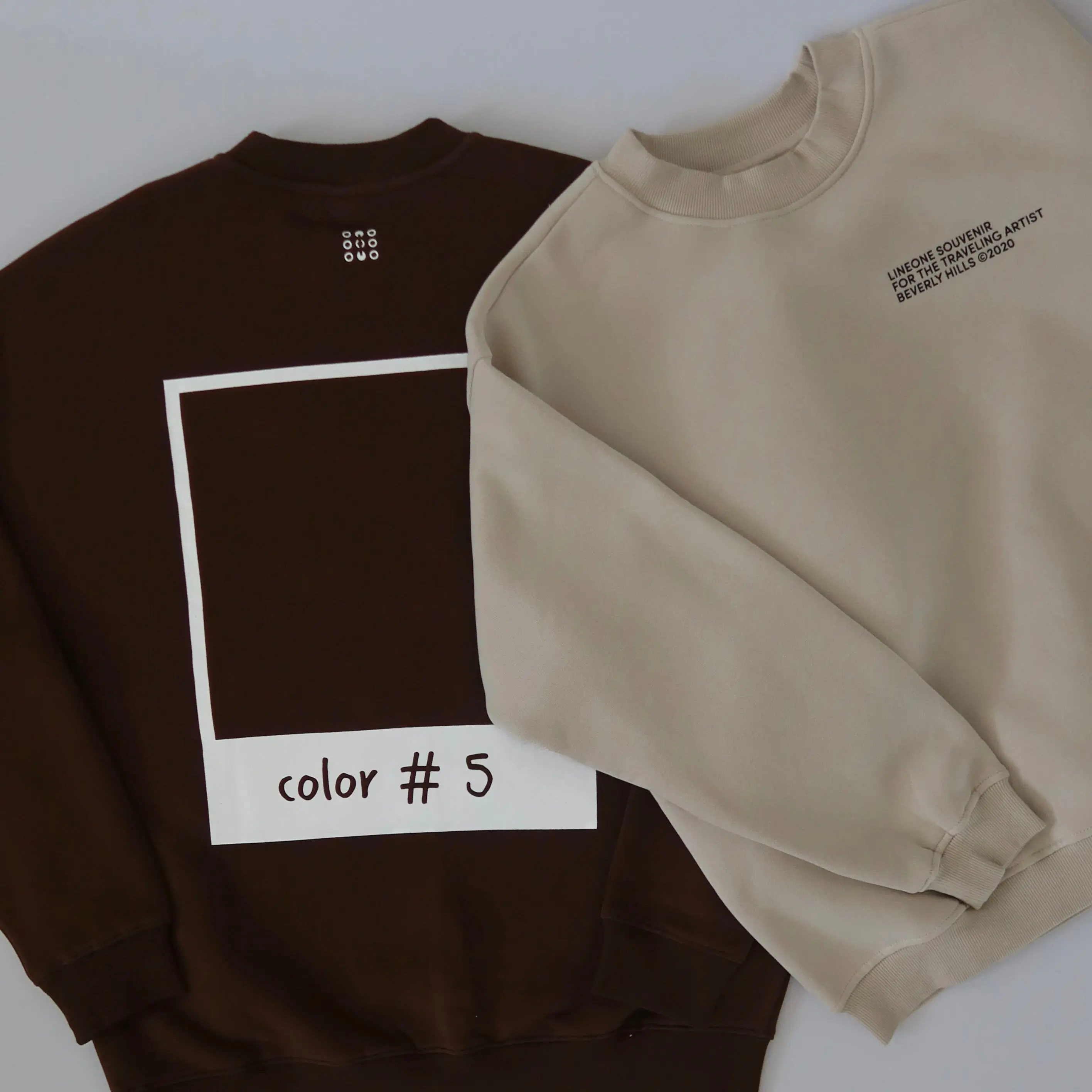 PANTONE CREWNECK