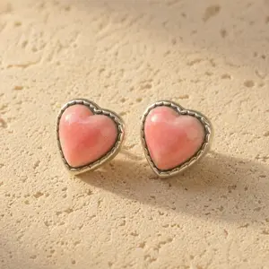 PINK CONCH HEART STUDS