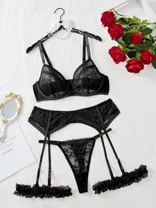 QC Five piece set of women's plus size lace sexy lingerie, thongs, garters, leg straps, steel rings, ultimate temptation of lace splicing, hollowed out perspective