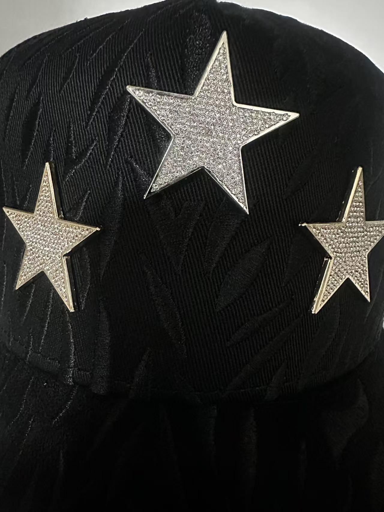 Rhinestone 3 Star Streetwear Snapback Hat - Black Textured Embroidered Hip Hop Baseball Cap, Unisex Adjustable Urban Street Style Headwear