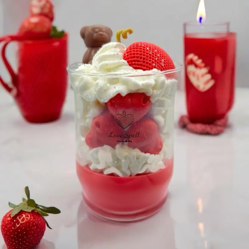 Valentine’s Day Candle - Scented Candle with Heart Design, Natural Soy Candle, Refillable, Ideal for Decoration, Freshener & Aroma Decor - Cozy
