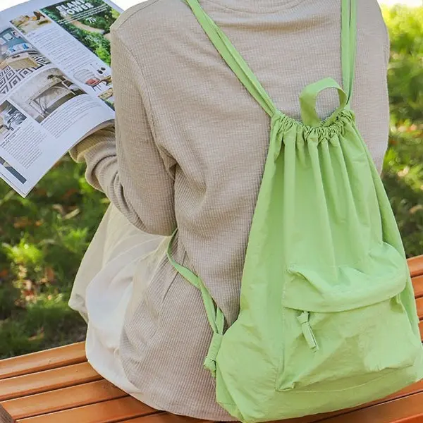 Nylon large-capacity drawstring lightweight casual backpack, fresh and versatile for both men and women, stress-relief and breathable