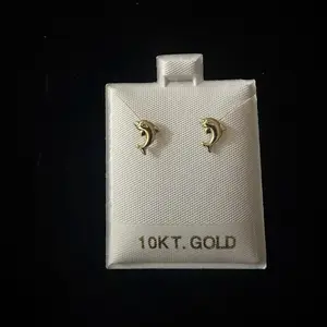 Aretes pegados 10K