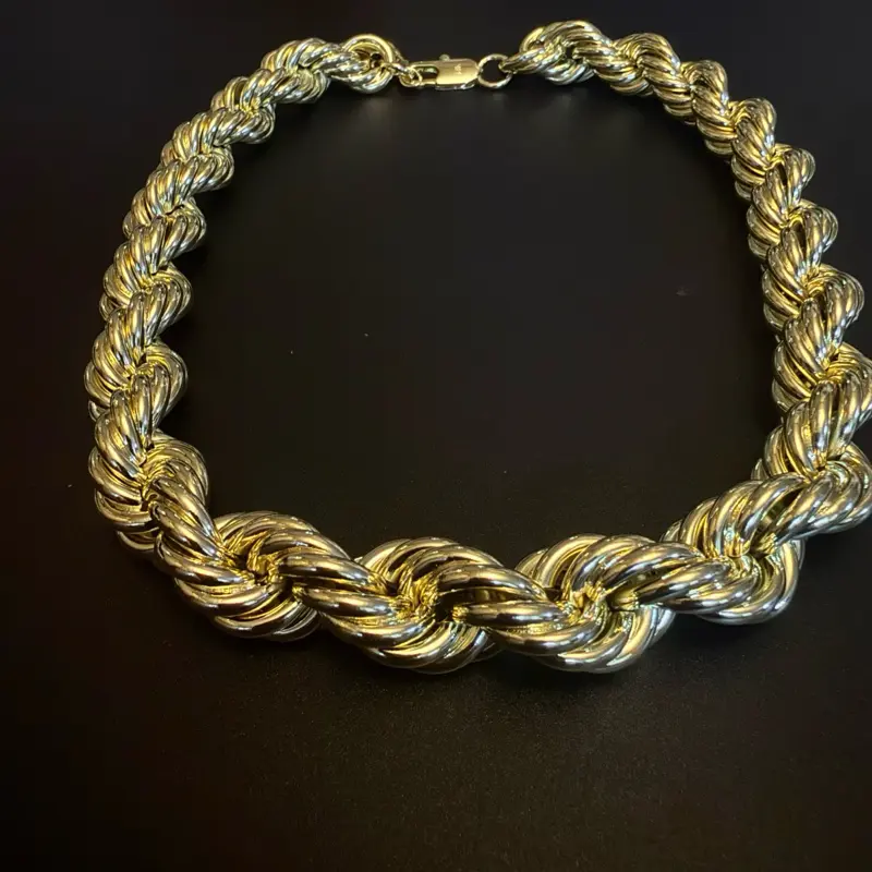 Chunky rope chain necklace .