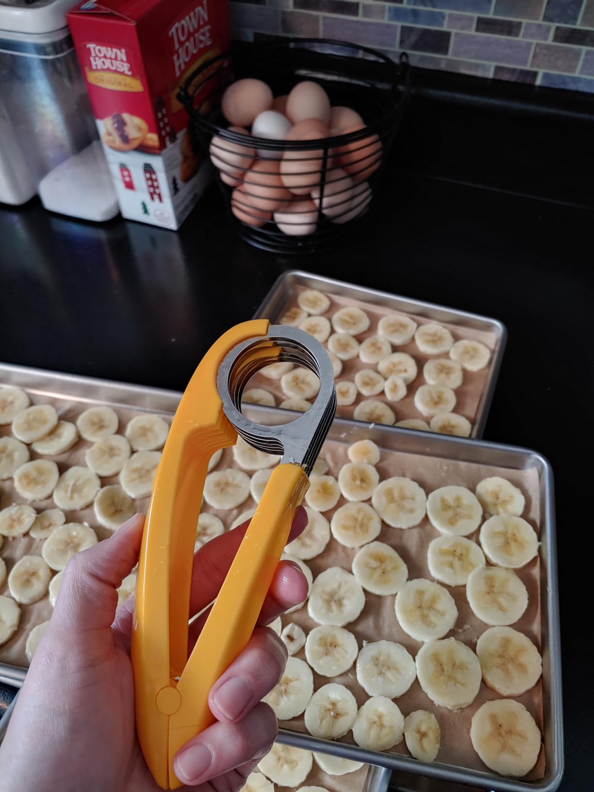 Banana Slicer,ABS + Stainless Steel Fruit and Vegetable Salad Peeler Cutter Kitchen Tools For Banana,Strawberry,Grape(1 pcs) Banana Slicer,ABS + Stainless Steel Fruit and Vegetable Salad Peeler Cutter Kitchen Tools For Banana,Strawberry,Grape(1 pcs)