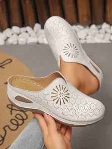 Summer New Large Size Women's Open-Toe Slippers, Round Toe Hollow Out Casual Thick Sole Anti-Slip Mules, Footwear, Breathable Design, Comfortable and Lightweight, Floral Clogs, Shoe