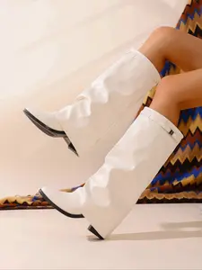 Women's Leather Foldover Shark Boots with Classic Buckle, Knee-High Fashion Boots for Trendy Women, Durable Comfortable Ladies' Footwear, Western Boots