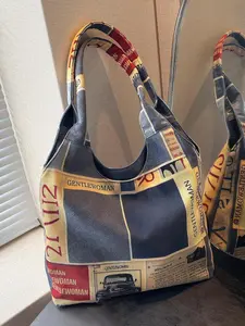Retro newspaper-style canvas bag, casual literary shoulder bag, underarm bag, Casual, Stylish Crossbody Bag, versatile, lightweight and practical, suitable for students, office workers, etc.