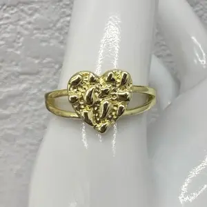 Anillo corazón nugget de oro laminado