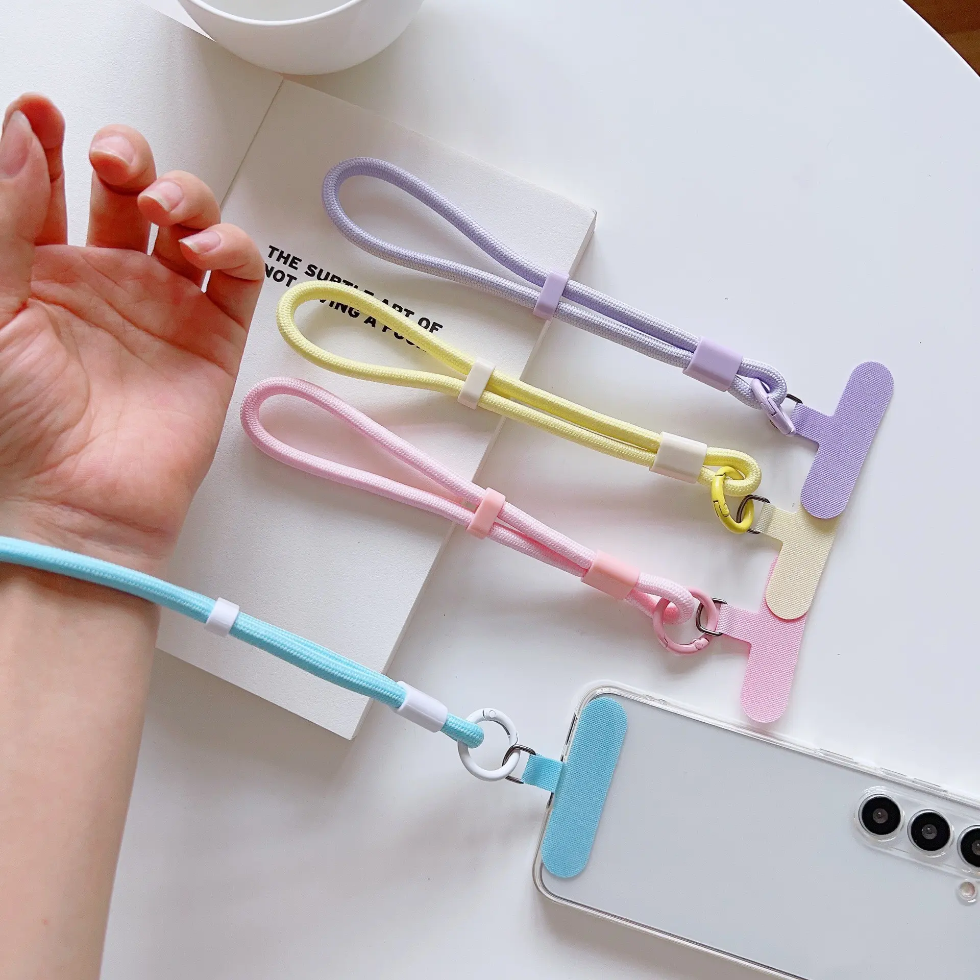 1pc mobile phone lanyard Phone Wrist Strap Adjustable Phone Strap ins wind new water cup fan keychain hanging decoration clip adjustment short rope zipper accessories short chain Phone Accessory