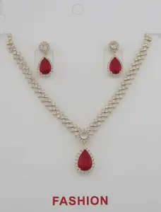 Set de collar con aretes enchapados de 14k