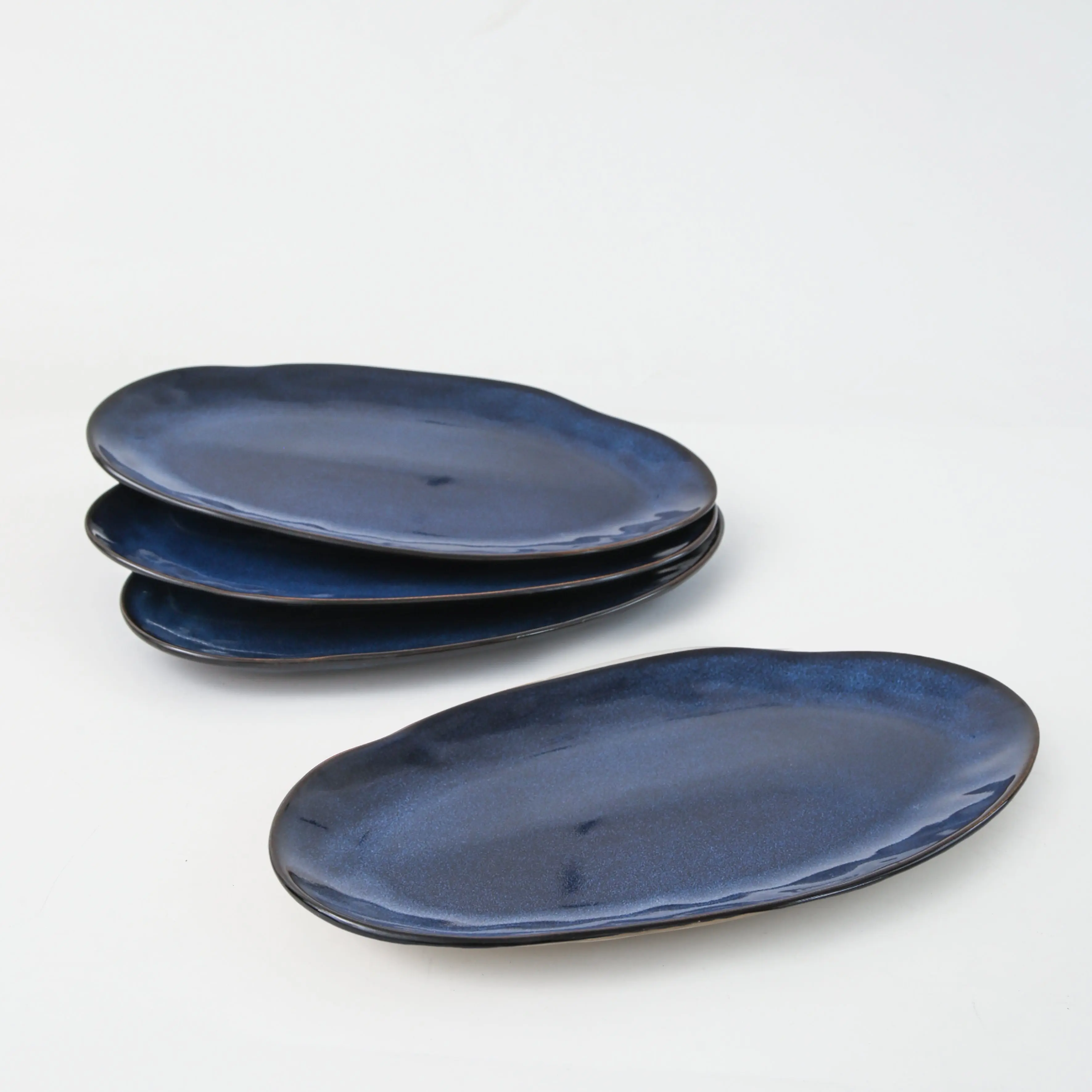 3-Piece Stoneware Serving Platter Set in Ocean Blue – Premium Ceramic Serving Trays with Reactive Glaze Finish, Scratch & Chip Resistant, Lead-Free, Dishwasher, Microwave & Oven Safe – Elegant Modern Tableware for Appetizers, Entrees & Desserts