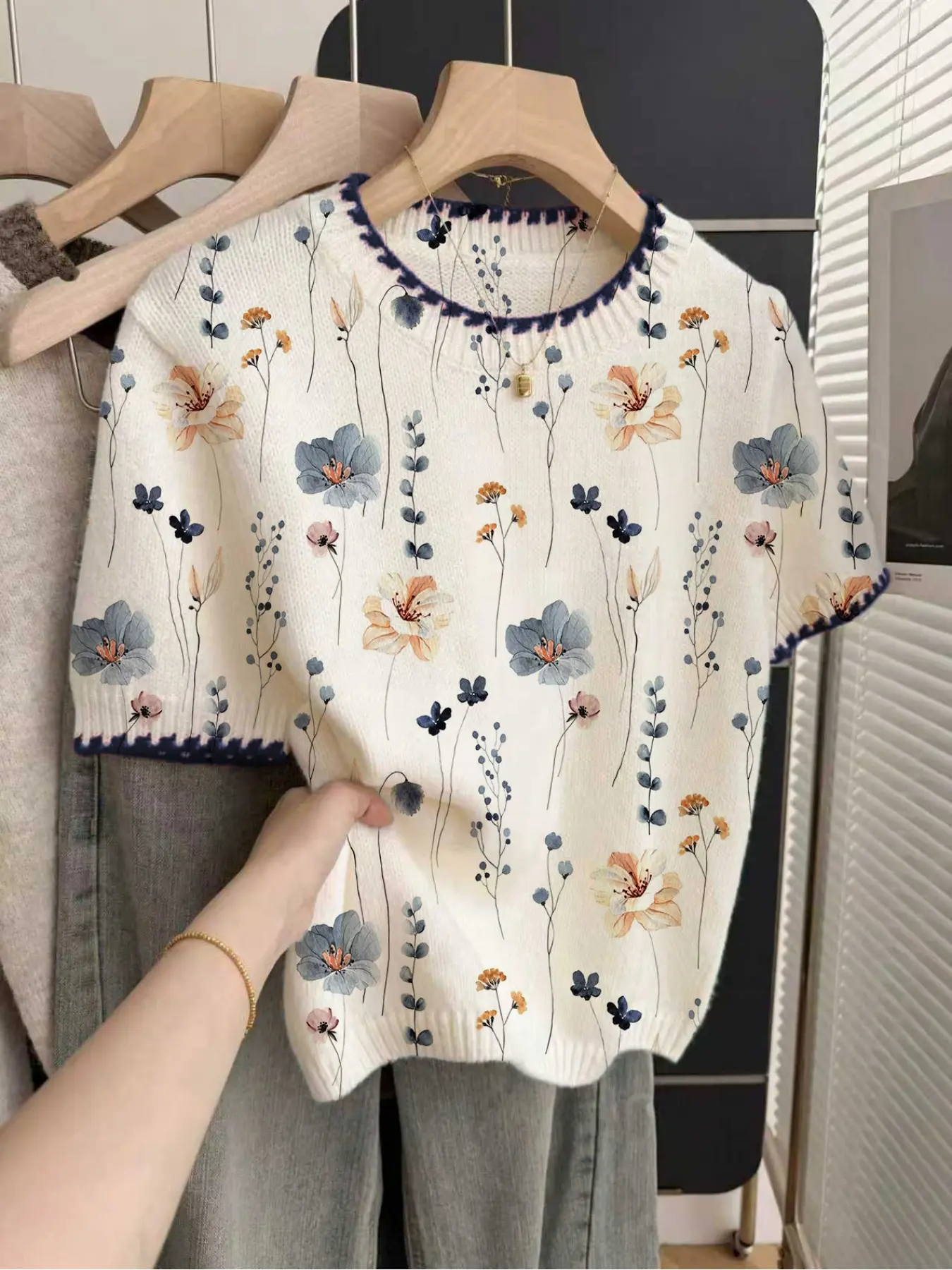 1 piece, Comfy knit, French retro loose crew neck short-sleeve contrast trim beige women's knitted top with colorful floral prints, spring and summer top, Crewneck knit top, knitted, Knitwear, Womenswear