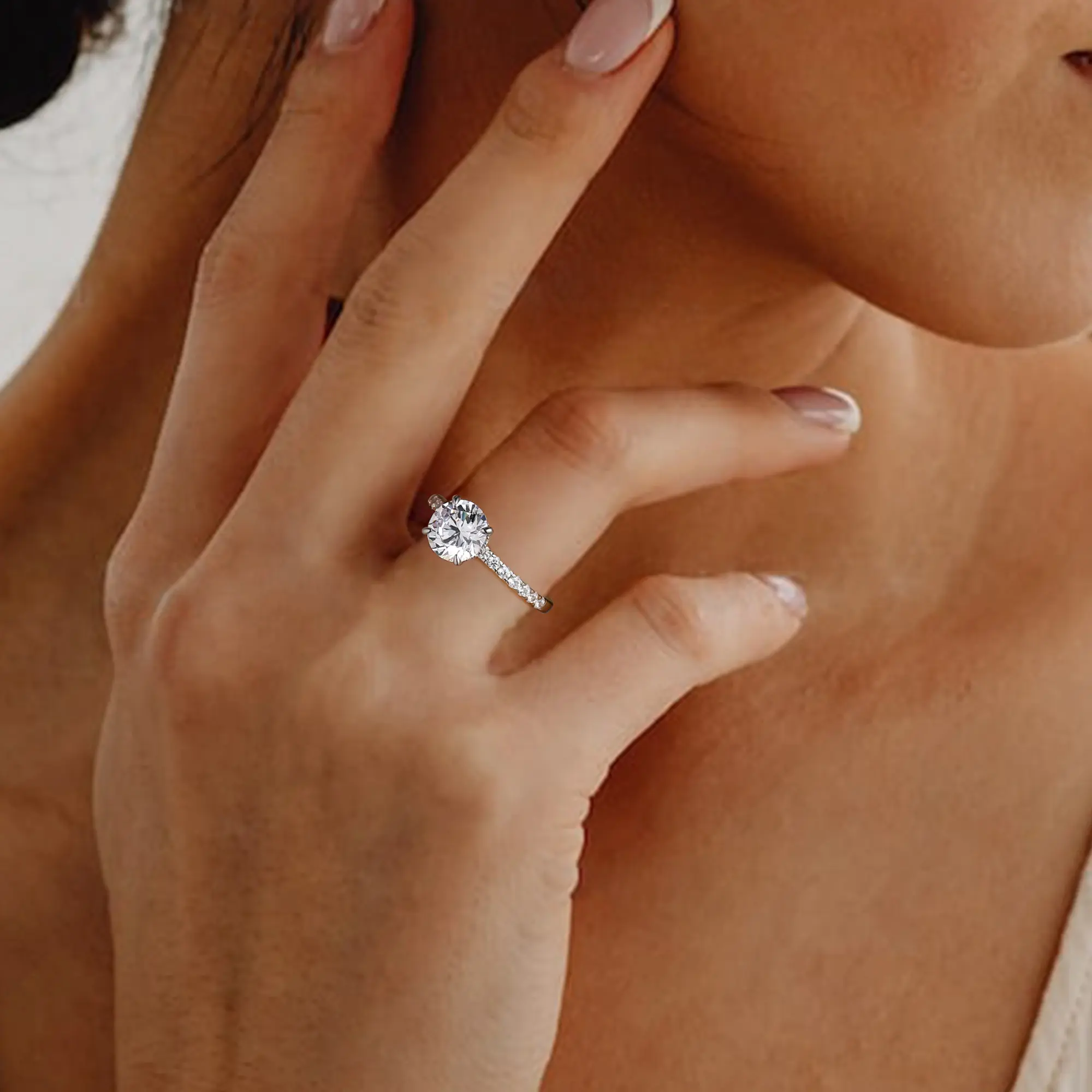 MONOOC 2CT Roud D Cut Moissanite Ring for Women 4 Prong VVS1 Moissanite Engagement Rings Perfect Birthday Wedding Anniversary Jewelry Gift