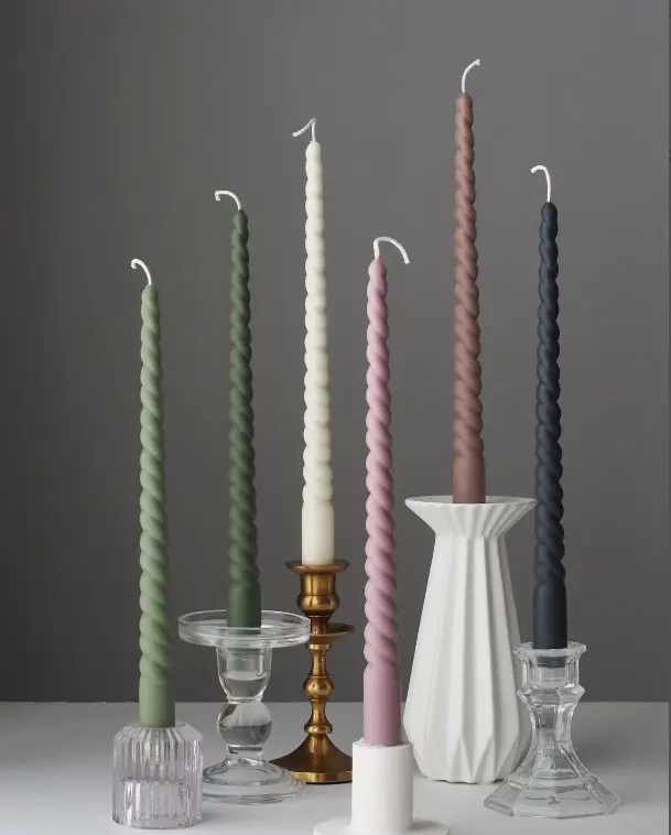 3.5 pl - Twisted sceneted candle