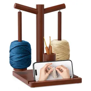 Enhanced wooden yarn receiver, suitable for knitting and crochet, equipped with magnetic rotating yarn disc and two spinning wheels, very suitable for knitting and crochet lovers.