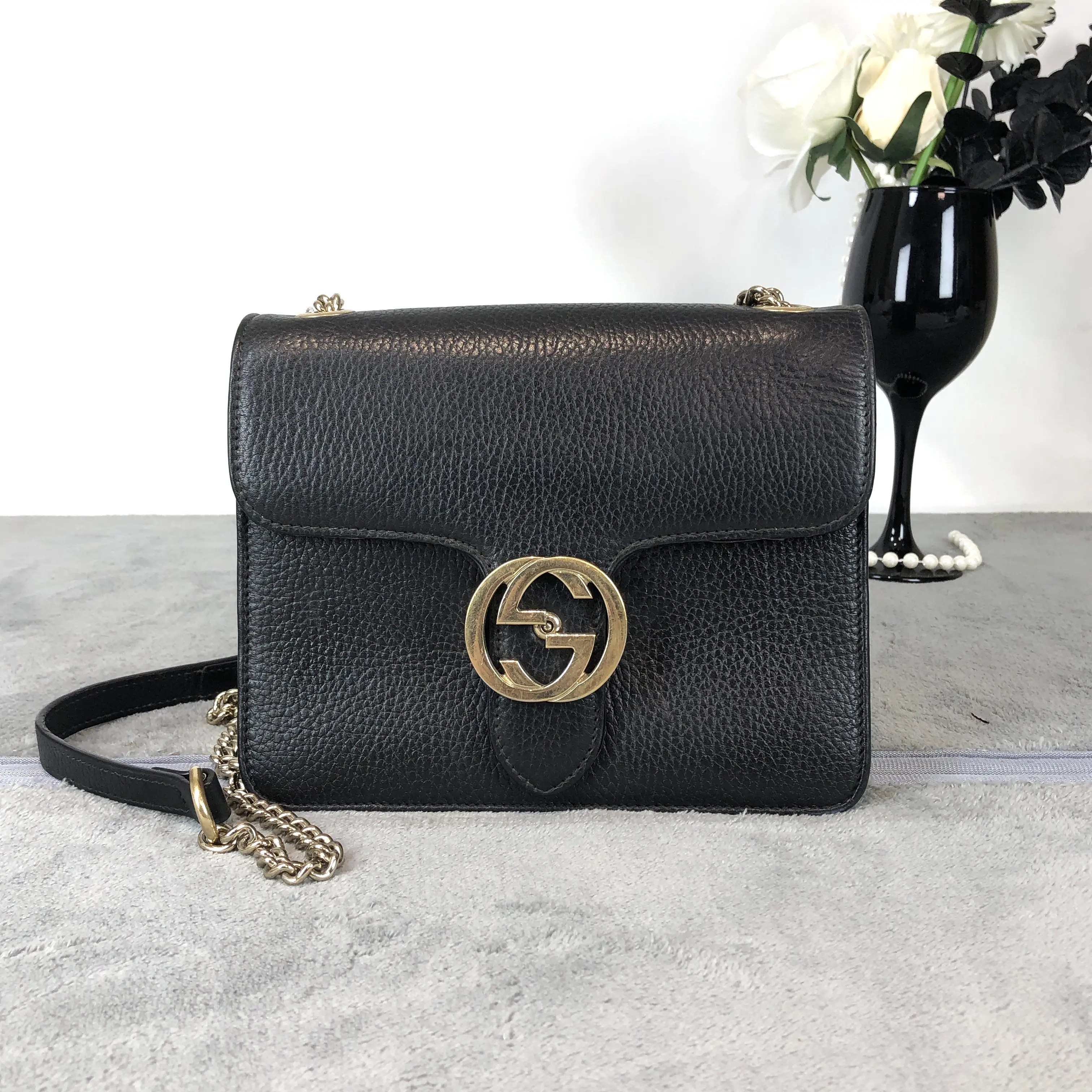 Pre-owned GUCCI Interlocking G Leather Shoulder Bag 26191991