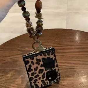 [Kl 4C42] Applicable To Huawei Pocket2 Mobile Phone Case Folding Screen Maillard Brown Leopard Print Bracelet Novaflip Retro All-inclusive Anti-drop P50pocket Premium Leather, Cellphone Accessories Cover