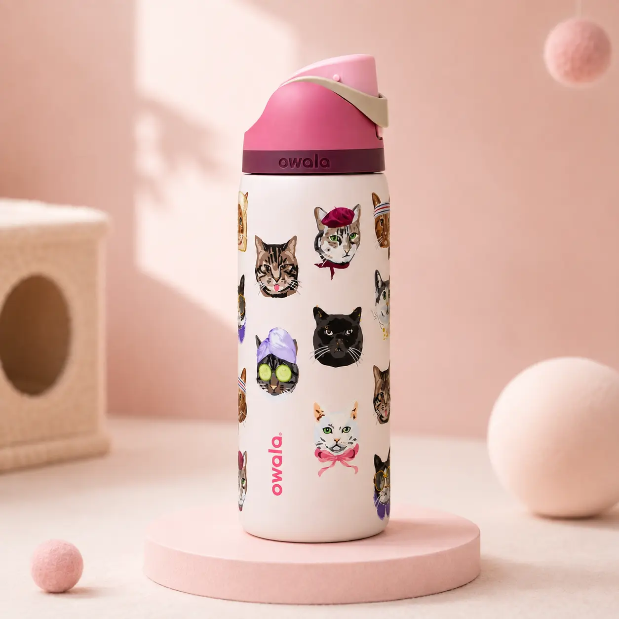 Owala FreeSip Cat Lovers 32 oz Insulated Stainless Steel Water Bottle with Built-In Straw, Cute Cat Print Design