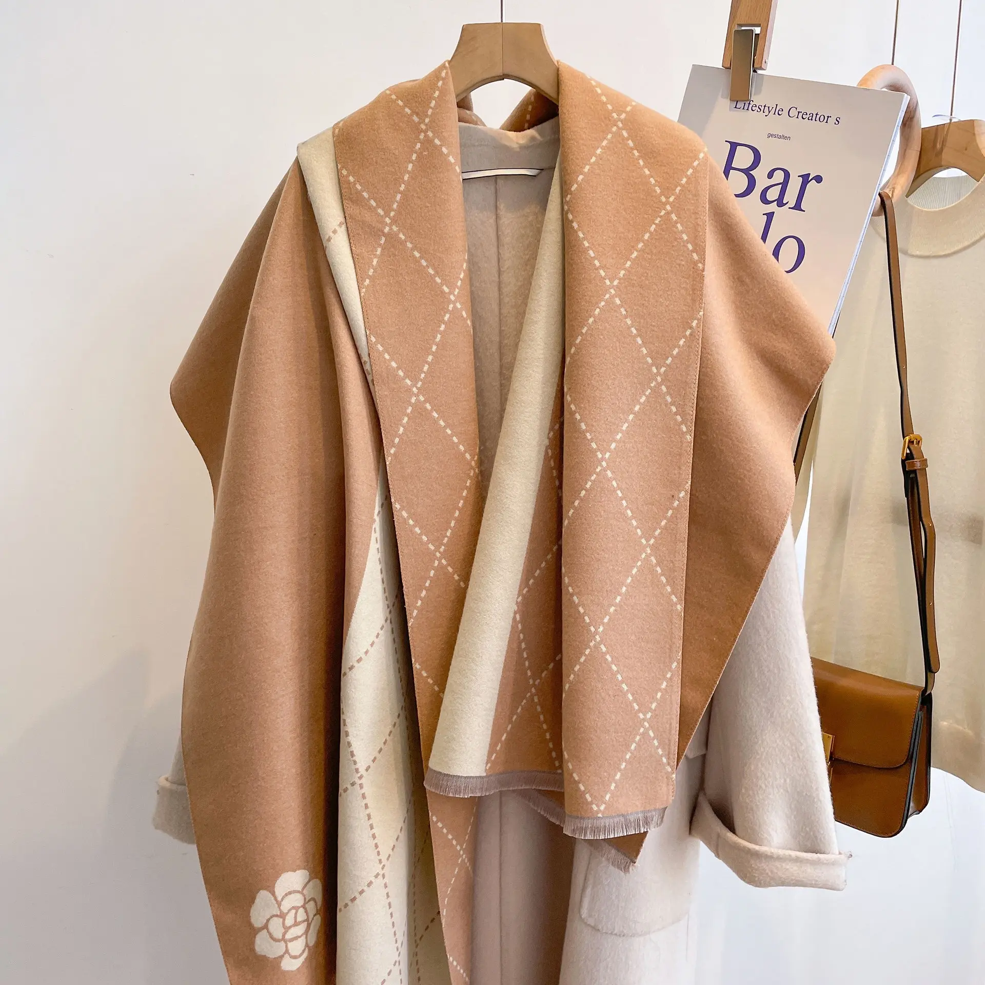 Line Camellia   Khaki