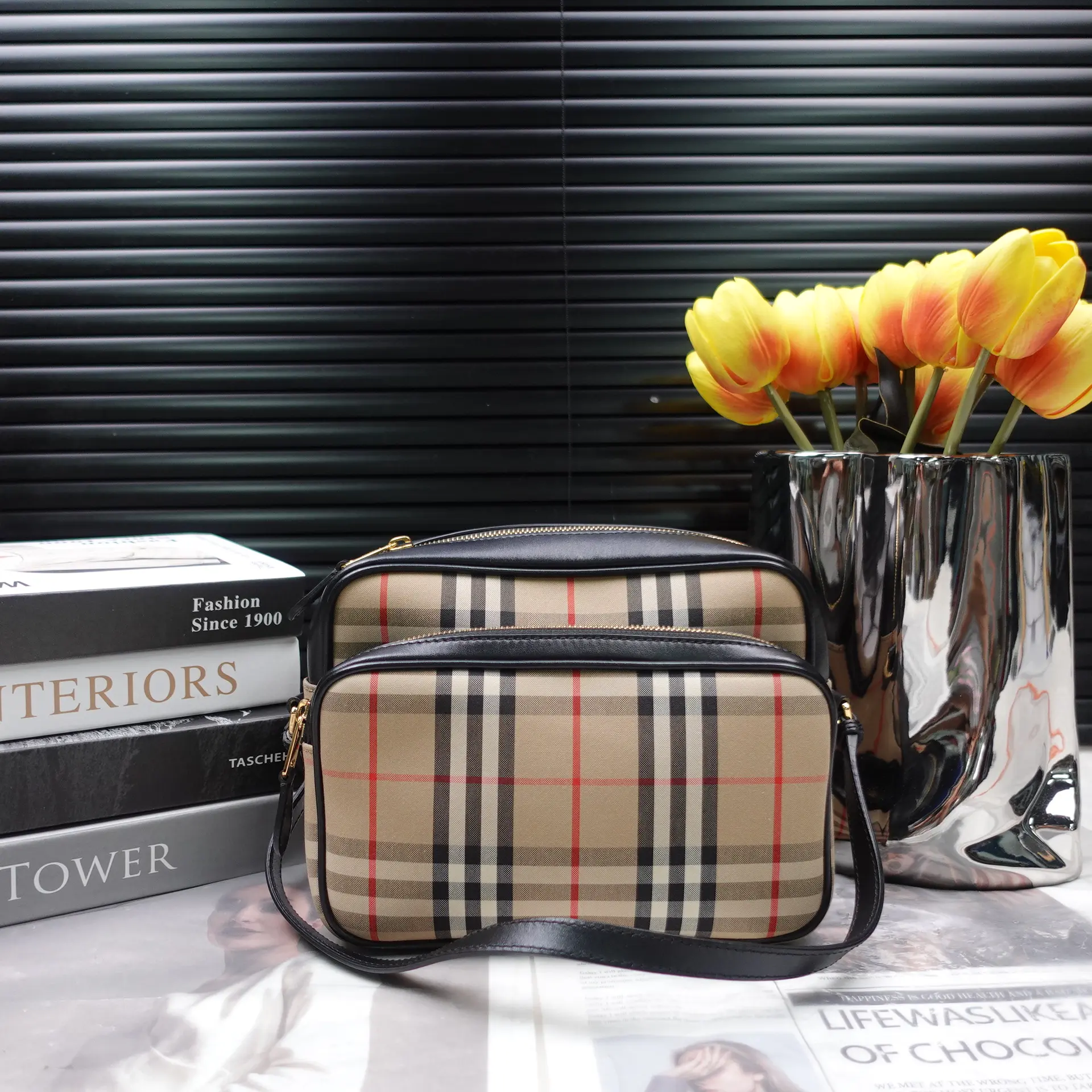 Pre-owned BURBERRY Check Crossbody Bags Check&Calfskin Crossbody Bag T10264077