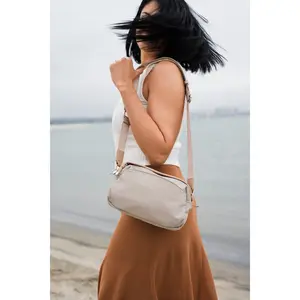 The Everyday Crossbody Bag - Champagne