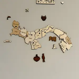 Rompecabeza con el mapa de Panamá, cada provincia forma una pieza del rompecabezas, vive la experiencia con tu familia
