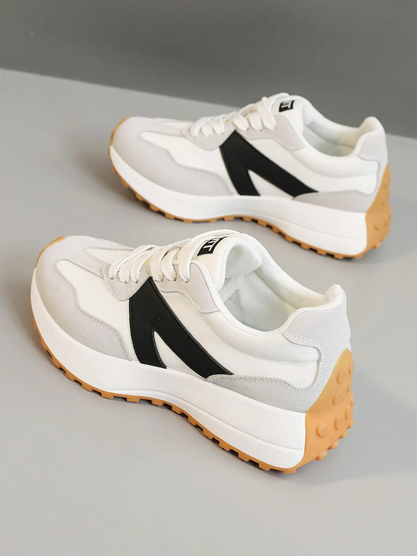 Women's Fashionable Lace Up Platform Sneakers, Casual Comfortable Breathable Sports Running Shoes, All-match Basic Shoes for Daily Wear