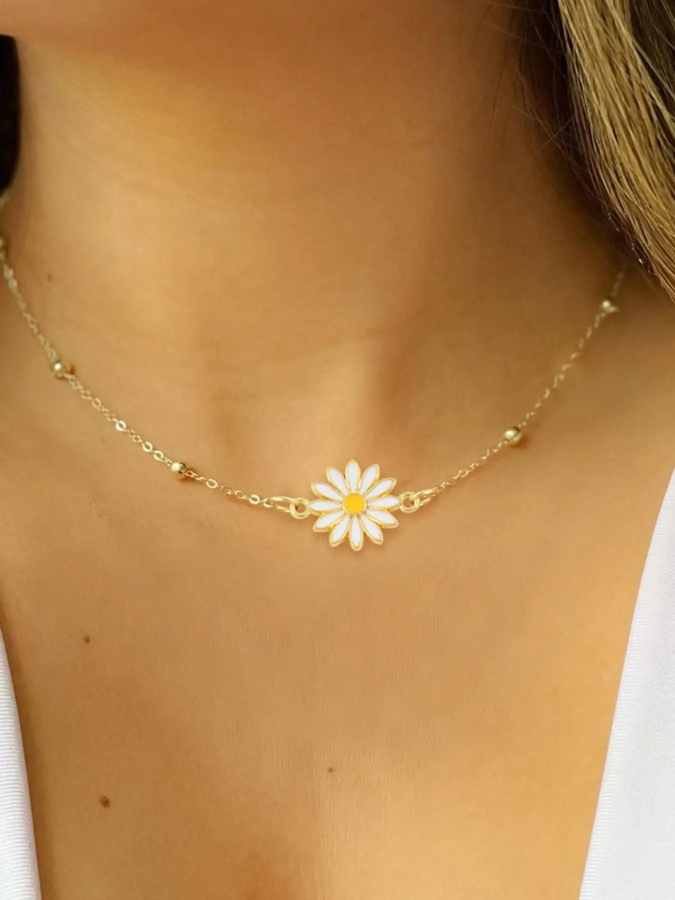 Women's Daisy Necklace, Dainty Flower Necklace, Fashionable Sweet Stainless Steel Ball Chain, Multicolor Jewelry Accessory for Women