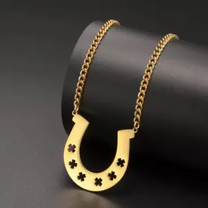 estern Cowgirl Cowboy Silver Lucky Horseshoe Clover Necklace – Trendy Western Choker Jewelry for Horse Lovers, Rodeo Fashion, Country Style, Boho Cowgirl Accessories, Stainless Steel Neck Chain, Stylish Gift for Equestrians and Western Fashion Fans