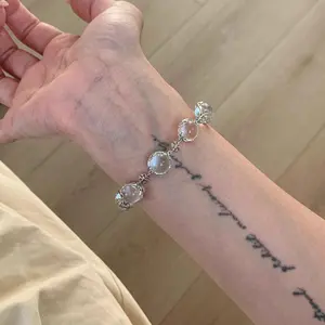 Popular design on Xiaohongshu: Faceted bracelet with a princess-style, unique and niche charm