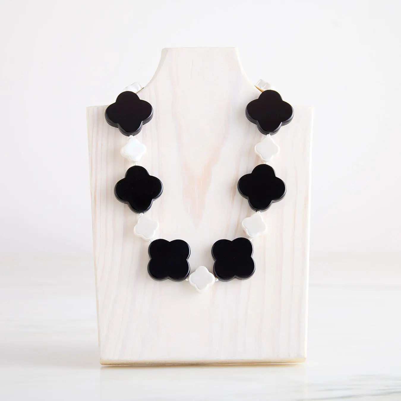Midnight/Mother-of-Pearl Combo Clover Cooling Necklace-New