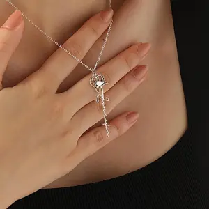 Personalized Stainless Steel Birthday Flower Necklace Customized Name Ladies Necklace Minimalist Style Flower Necklace Family Party Jewelry Birthday Gift