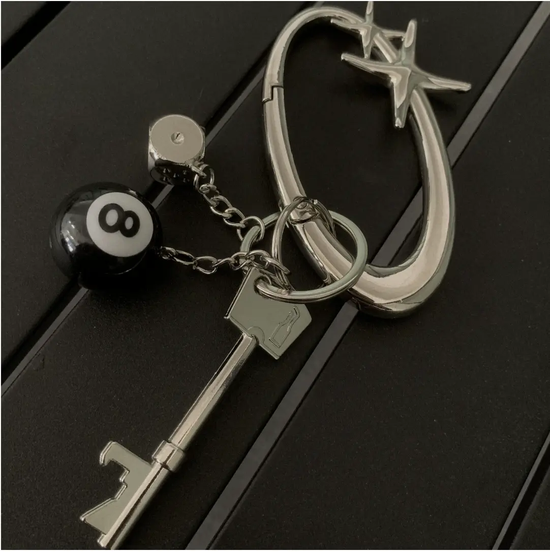 Star Y2K Charm Metal Heavy Shiny Carabiner-Viral Trendy Carabiner Belt Loop Accessory - Fashion Accessory for Everyday Use
