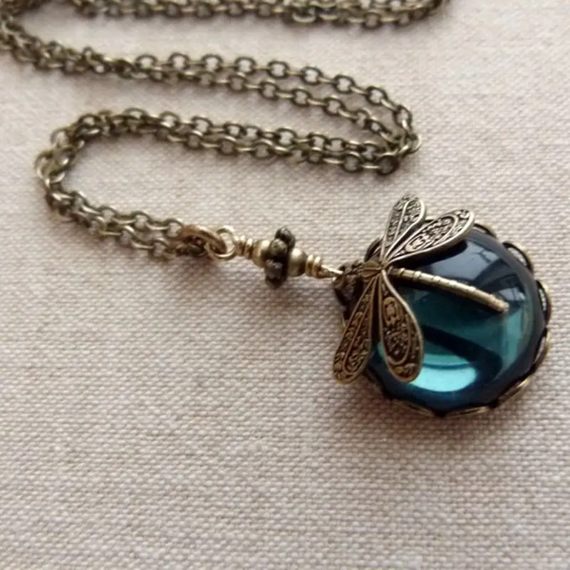 Bohemian Vintage Crystal Dragonfly Pendant Necklace for Women Retro Creative Boho Style Fashion Statement Jewelry High-End Gift for Her