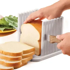 Toast Slicer, Plastic Bread Slicer, Foldable Kitchen Baking Tool for Slicing Bread.