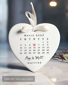 Married Ornament, Wedding Gift, Wedding Date ornament, Heart Calendar, Anniversary Gift, Our First Christmas