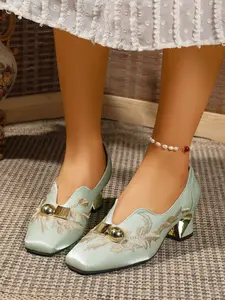 Chinese Style Embroidered Low Heel Shoes, Elegant and Versatile, Comfortable and Non-Tiring, Perfect for Weddings and Parties