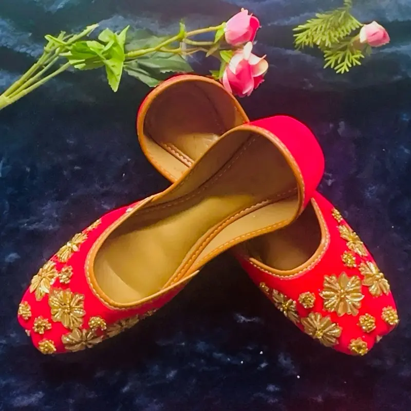 Handmade Pink Punjabi Jutti | Embroidered Ethnic Mojari Flats for Women | Festive & Wedding Traditional Footwear
