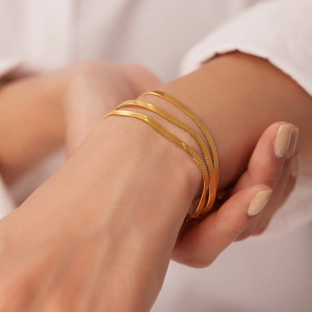 Elegant and Charming Three-layer Blade Chain Flat Snake Bone Chain Stainless Steel Women's Bracelet, Suitable for Daily Parties, Banquets, Vacations and Leisure Wear Jewelry, Valentine's Day Gifts