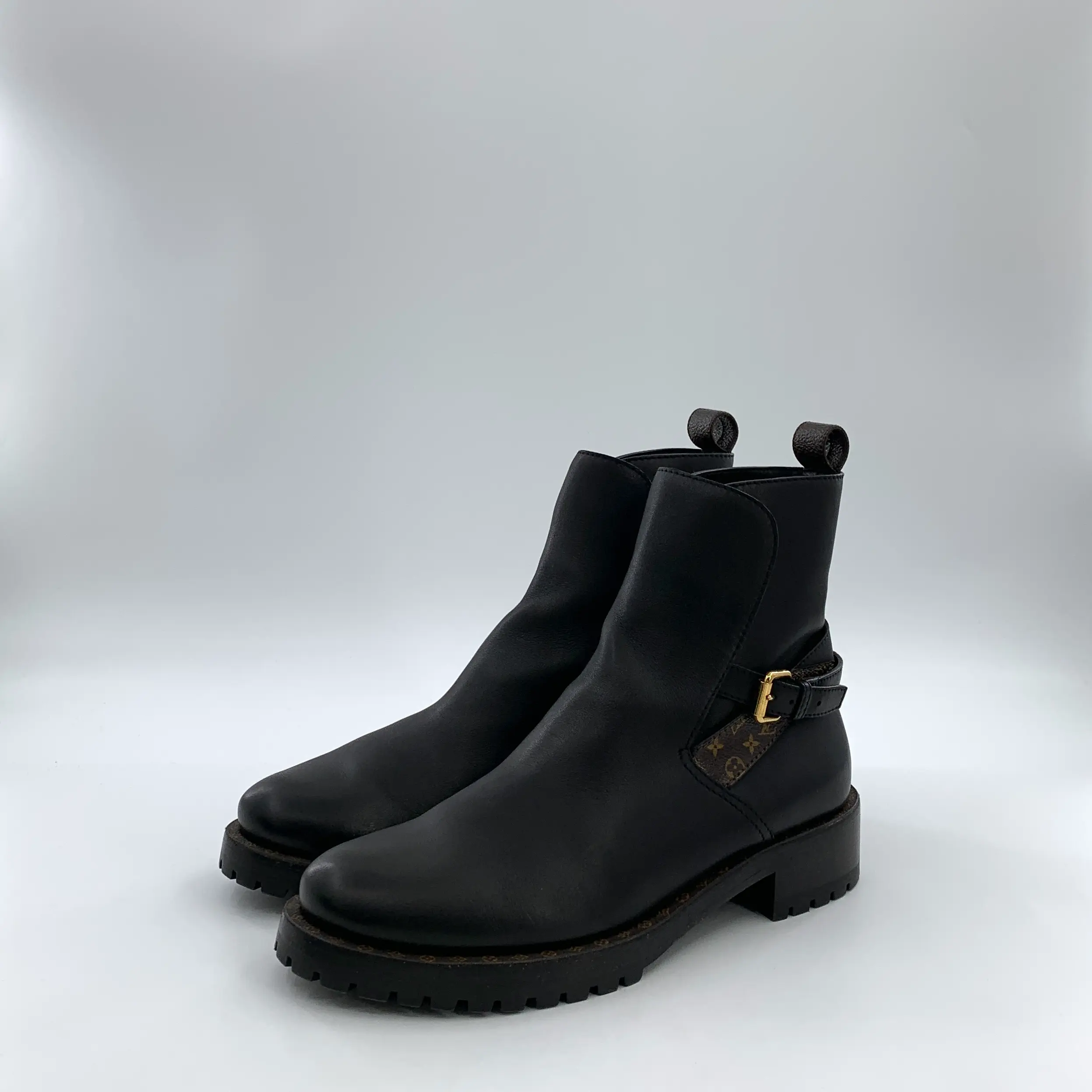 RDLT-Louis Vuitton Discovery Black Monogram Leather Ankle Boots Size 38.5-J37030