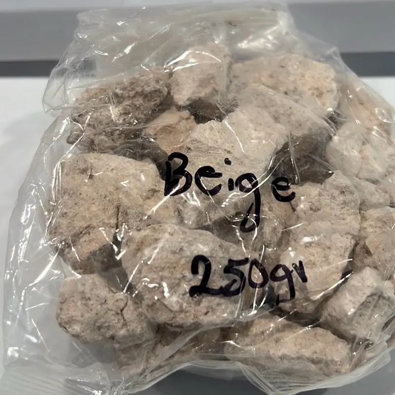 Terron beige- clay beige color in a bag of 250 grams. Made in Mexico