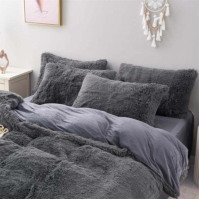 Classic Winter Plush Faux Fur Duvet Cover Set, 4 Pieces (1 Duvet Cover + 1 Heart Pillow + 2 Pillow Shams), Super Soft & Snuggly