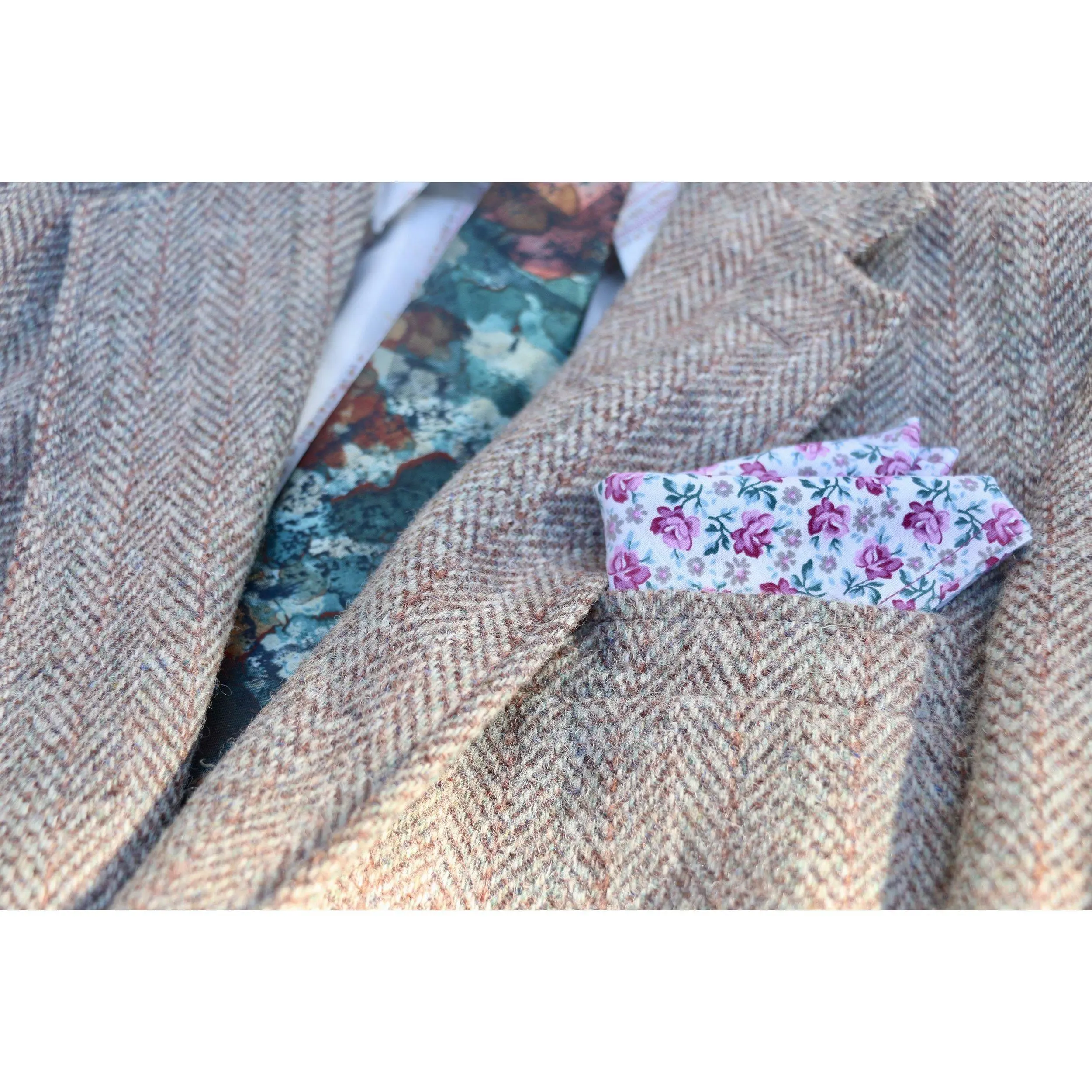 REPEATING PINK ROSE FLORAL PRINT WHITE POCKET SQUARE HANDKERCHIEF