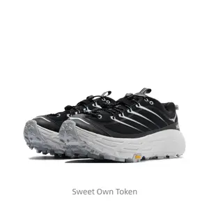 Black and white color, comfortable and versatile, low heel, off-road running shoes, men's and women's versions are the same.