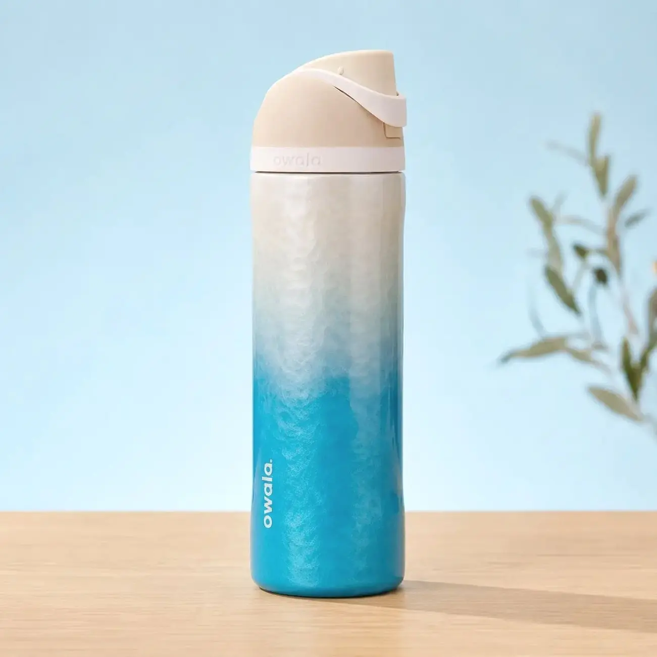 Owala FreeSip 24oz Rolling In Blue Ombre Insulated Stainless Steel Water Bottle with Straw Lid Beach Travel Gym School Tumbler 6H6
