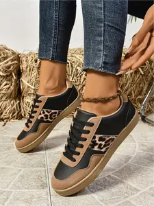 Summer new leopard print color blocked German training shoes, women's retro style casual board shoes, versatile flat sports shoes for student commuting