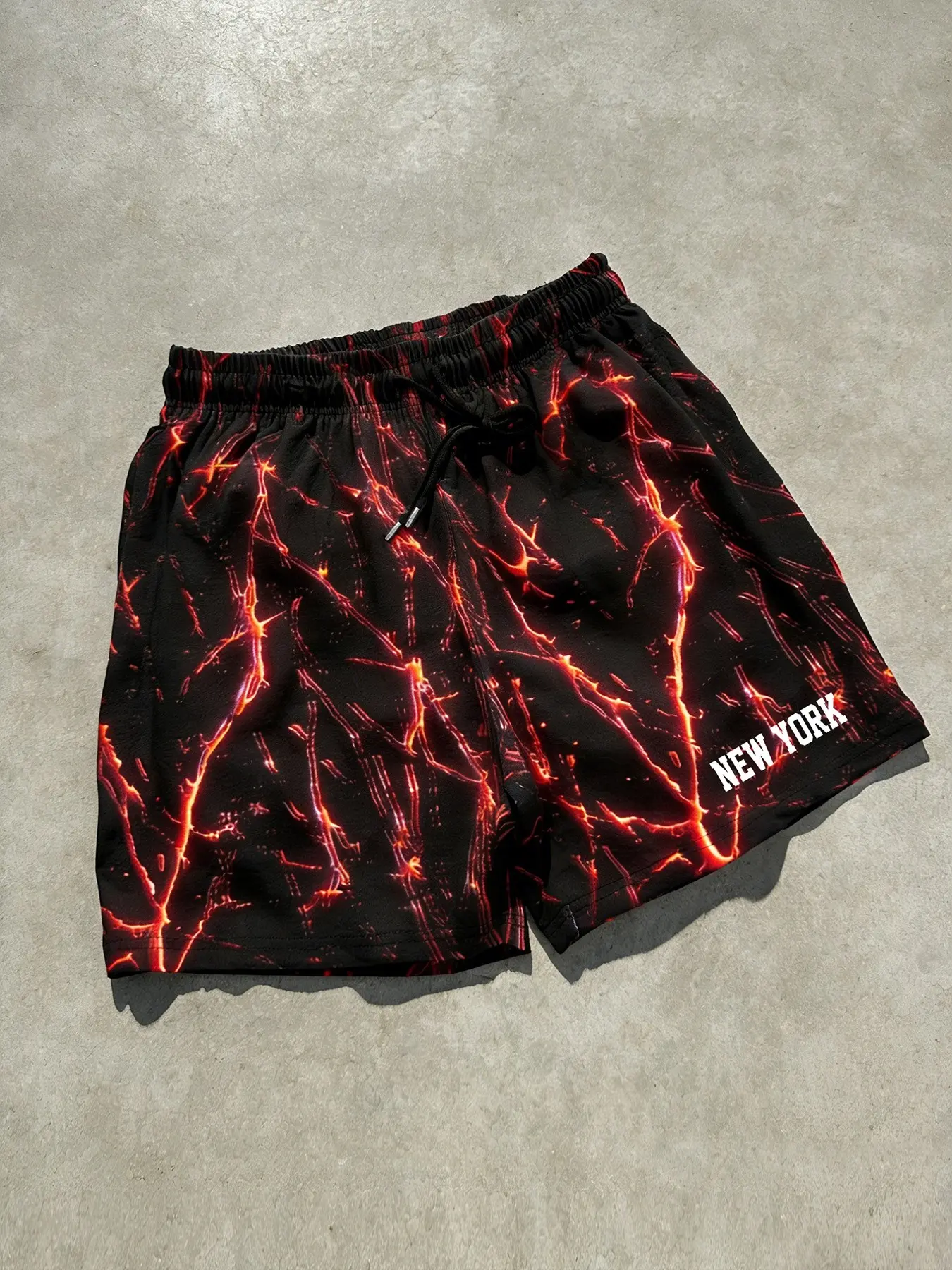 Cyber Y2K Red Black Lightning Lava Shorts, Men's Bold Print NYC Streetwear Shorts, Lightweight Quick Dry Drawstring Shorts for Festival Vacation Thigh Guy Summer