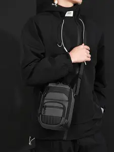 1pc Men's shoulder bag, crossbody bag, Minimalist casual bag, solid color, clean color, zipper closure, multi interval storage, fashionable, convenient, casual, versatile, suitable for daily commuting, shopping, dating, Travel Essentials