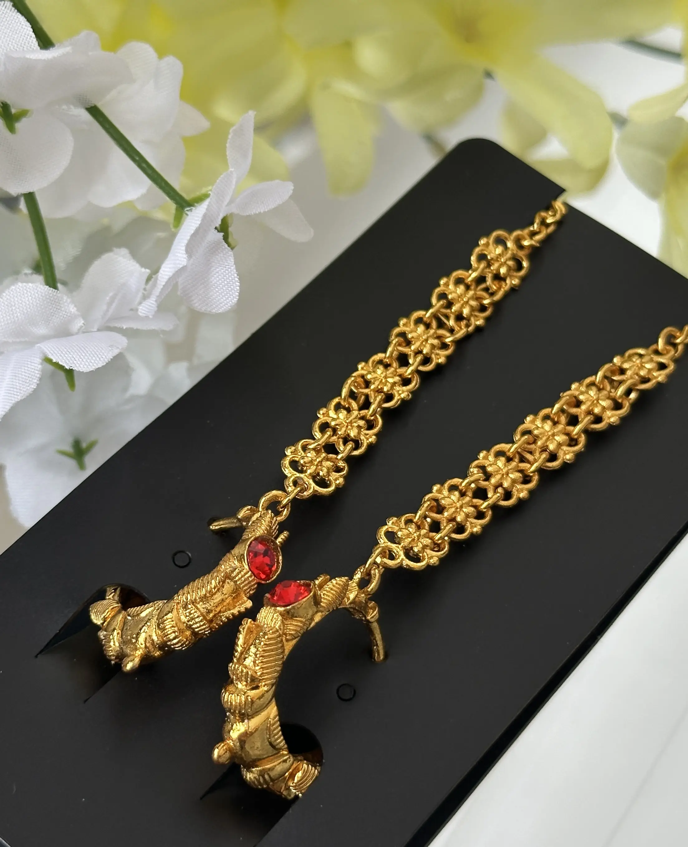 Traditional ear ornament Maduli